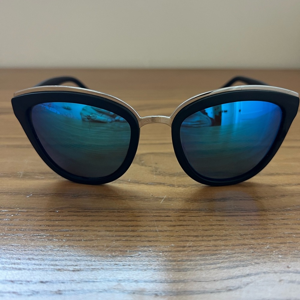 Diff Eyewear Black and Blue Sunglasses